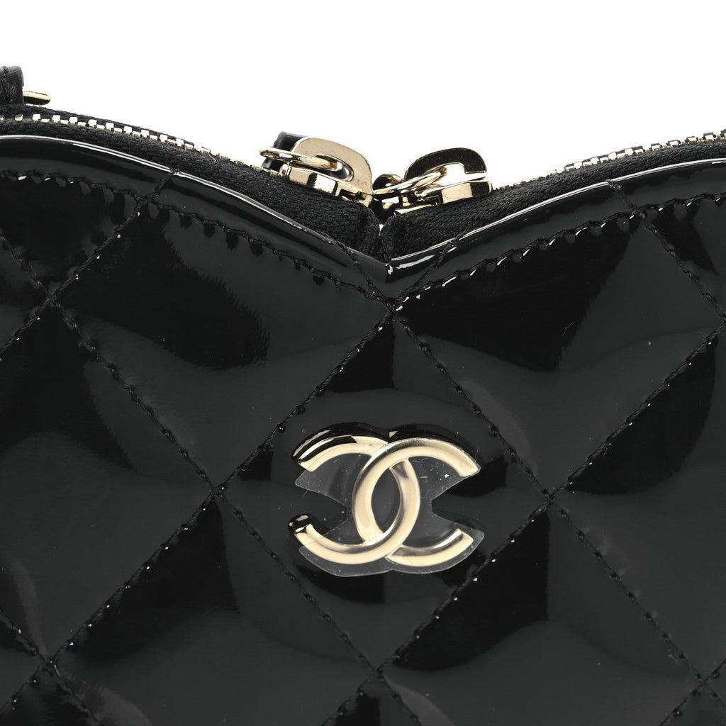Patent Calfskin Resin Quilted CC Heart Clutch With Chain Black