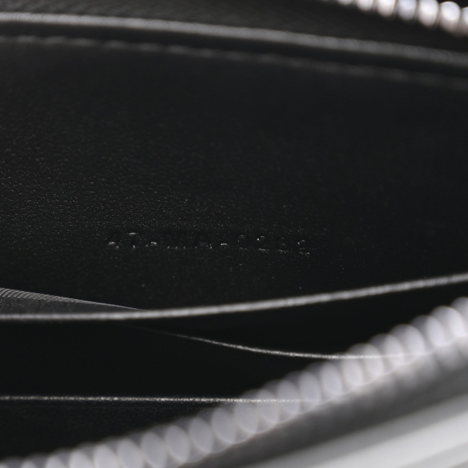Calfskin Macrocannage Diamond Caro Zipped Pouch With Chain Black
