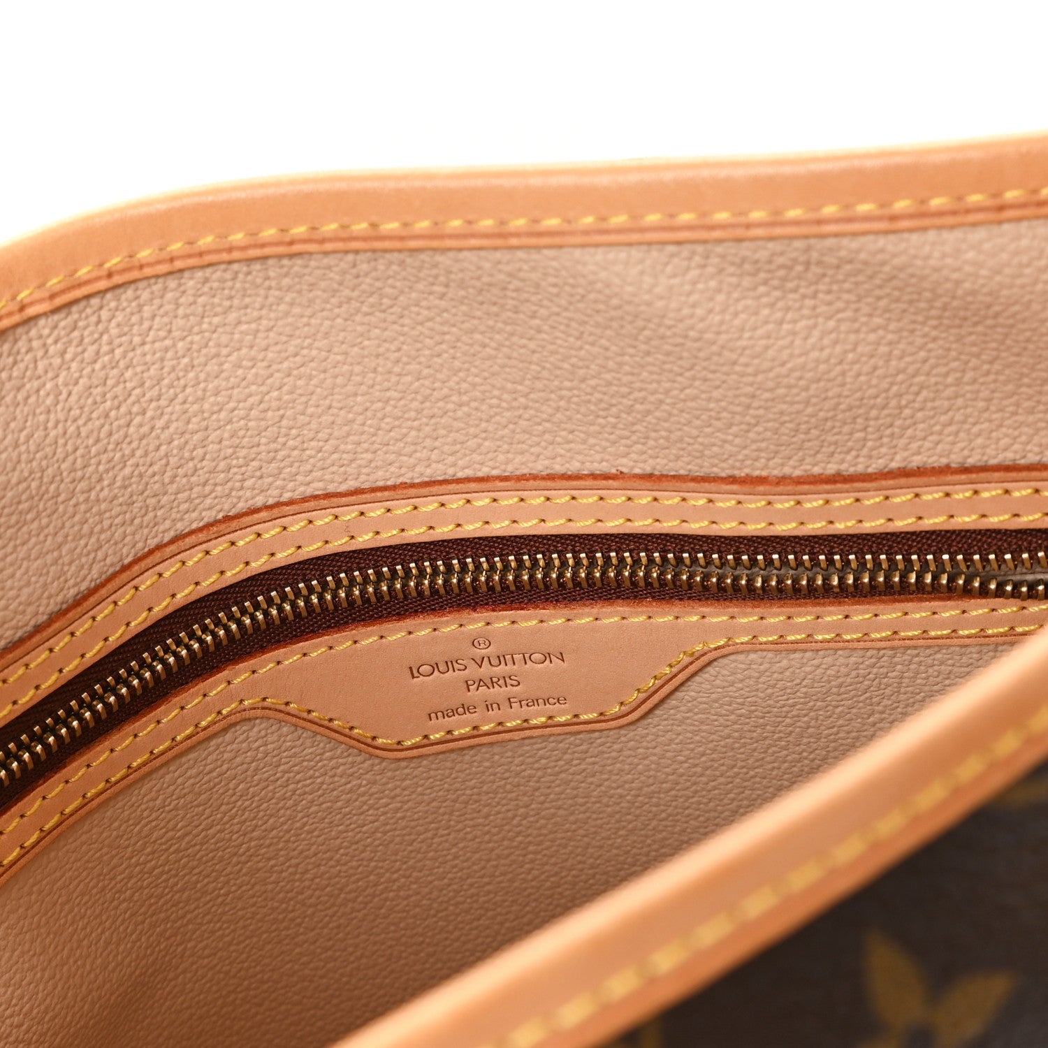 Monogram Petit Bucket 23
