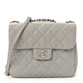 Caviar Quilted Medium Urban Companion Flap Grey