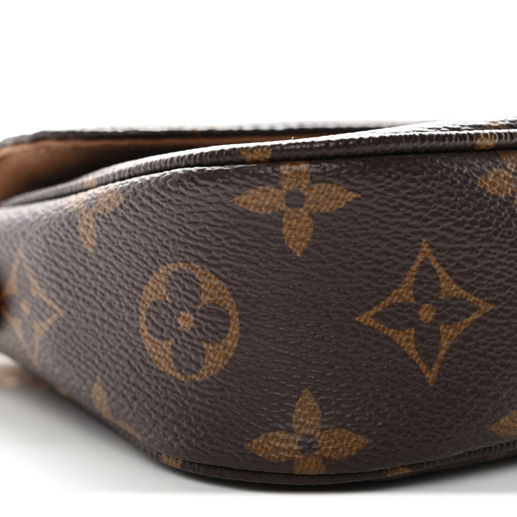 Monogram Ivy Wallet On Chain