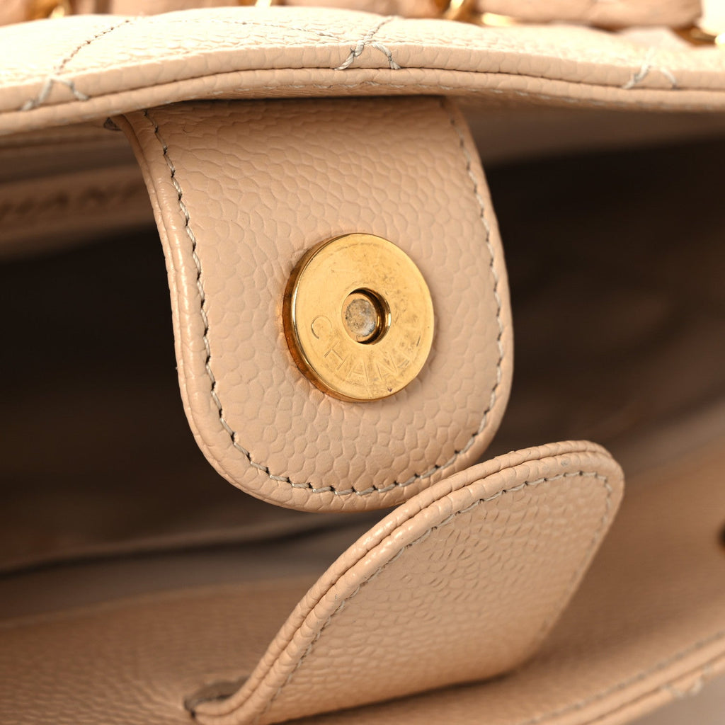 Caviar Quilted Petit Shopping Tote PST Beige Clair