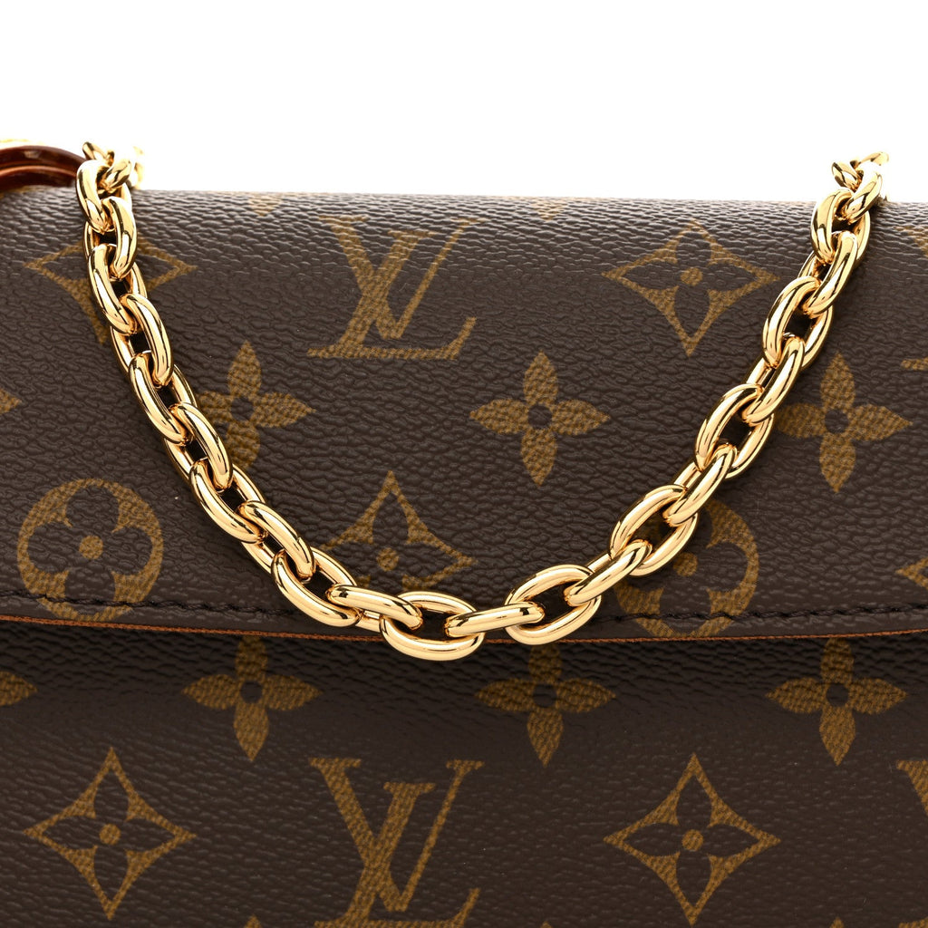 Monogram Ivy Wallet On Chain