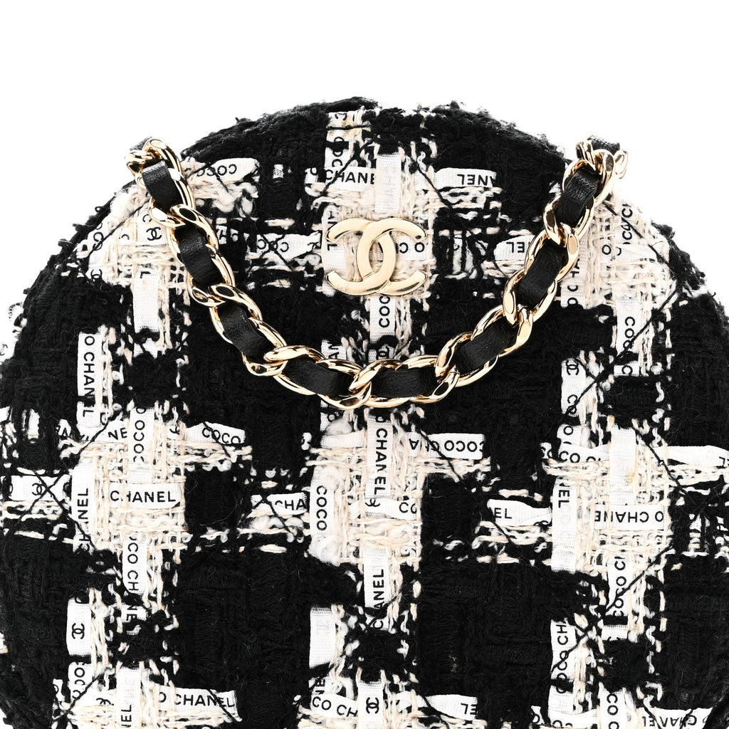 Tweed Quilted Round Clutch With Chain Black Ecru White