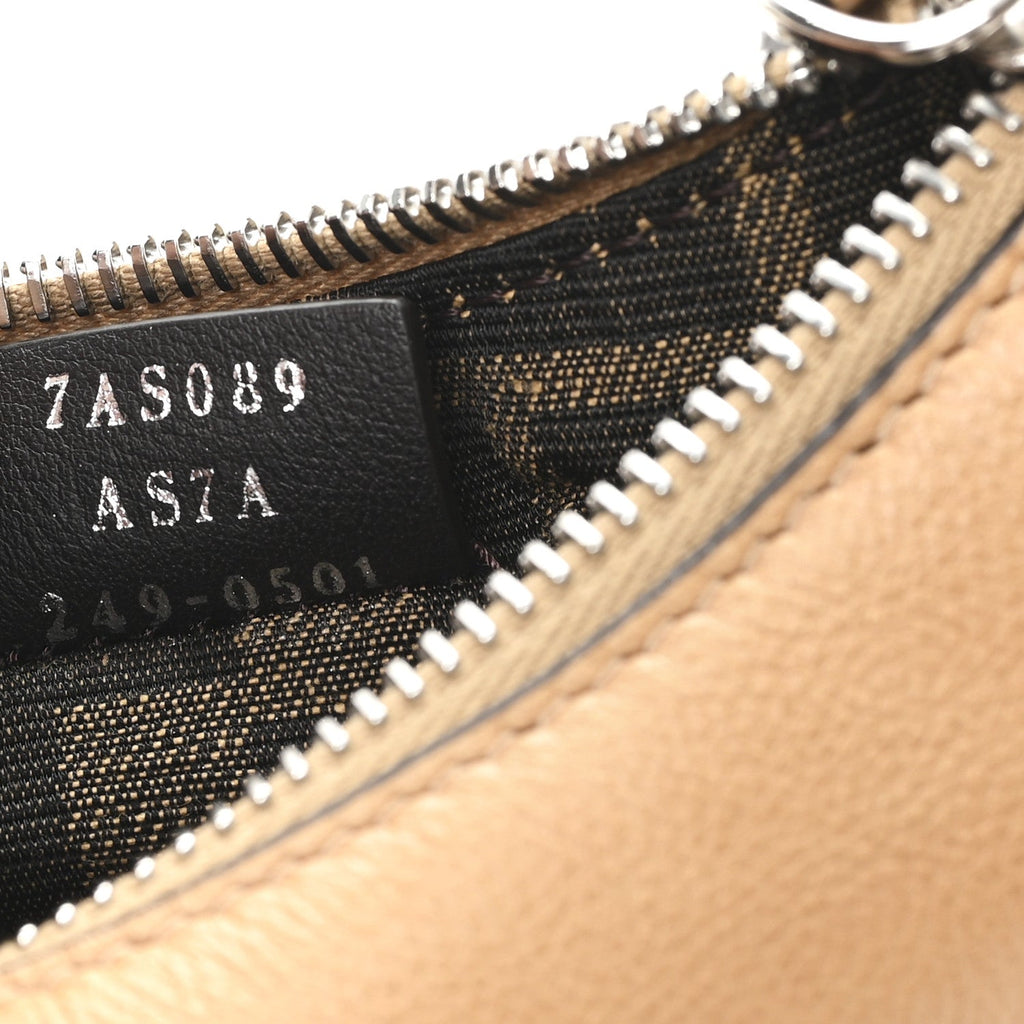 Vitello Grace Nano Fendigraphy Hobo Charm Miele Scuro