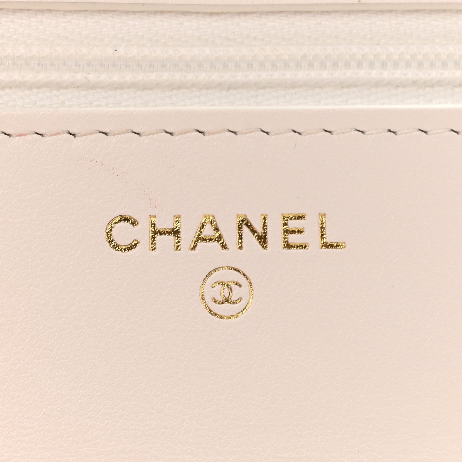 Shiny Crumpled Calfskin Quilted Enamel Heart Wallet On Chain WOC White