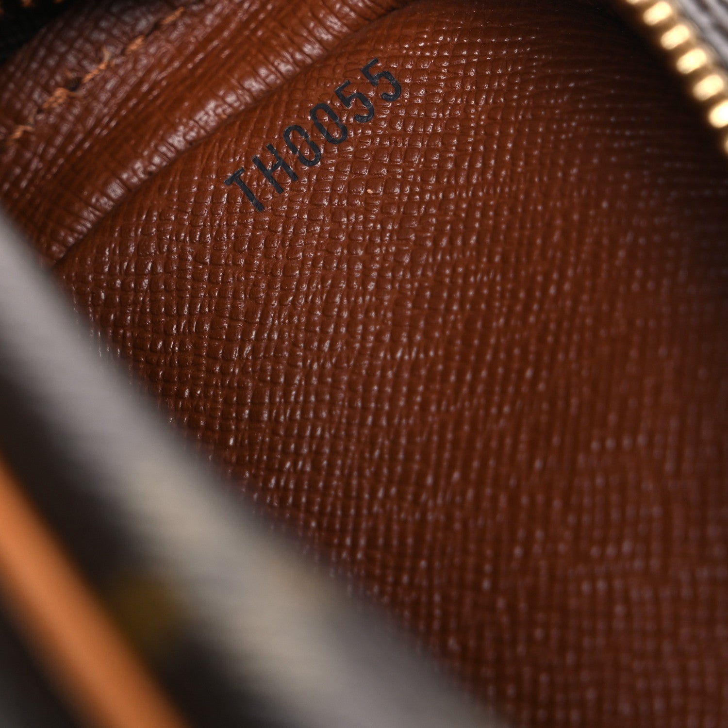 Monogram Amazone