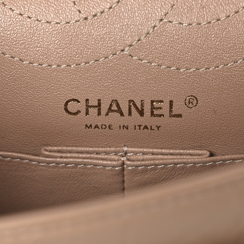 Aged Calfskin Chevron Quilted 2.55 Reissue 225 Flap Beige