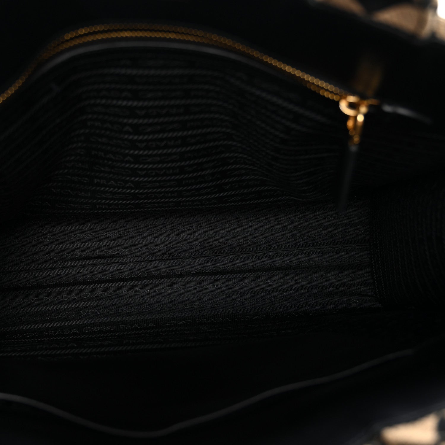 Jacquard Saffiano Triangolo Symbole Embroidered Large Tote Black Corda