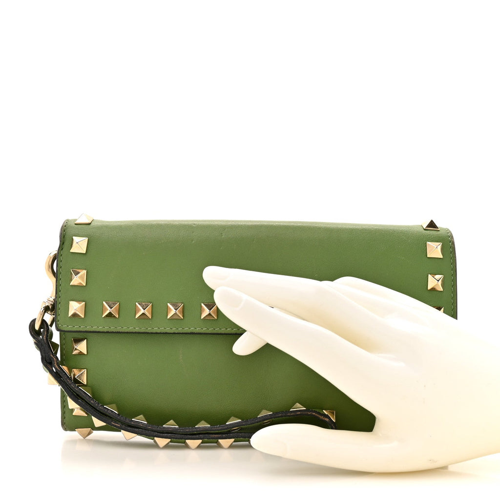 Calfskin Rockstud Wristlet Travel Wallet Green