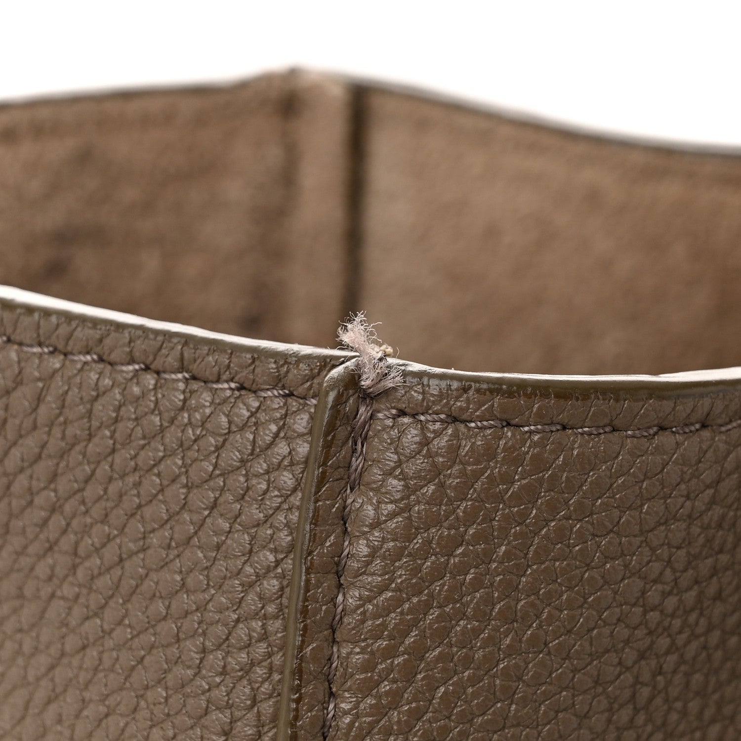 Soft Grained Calfskin Small Sangle Bucket Bag