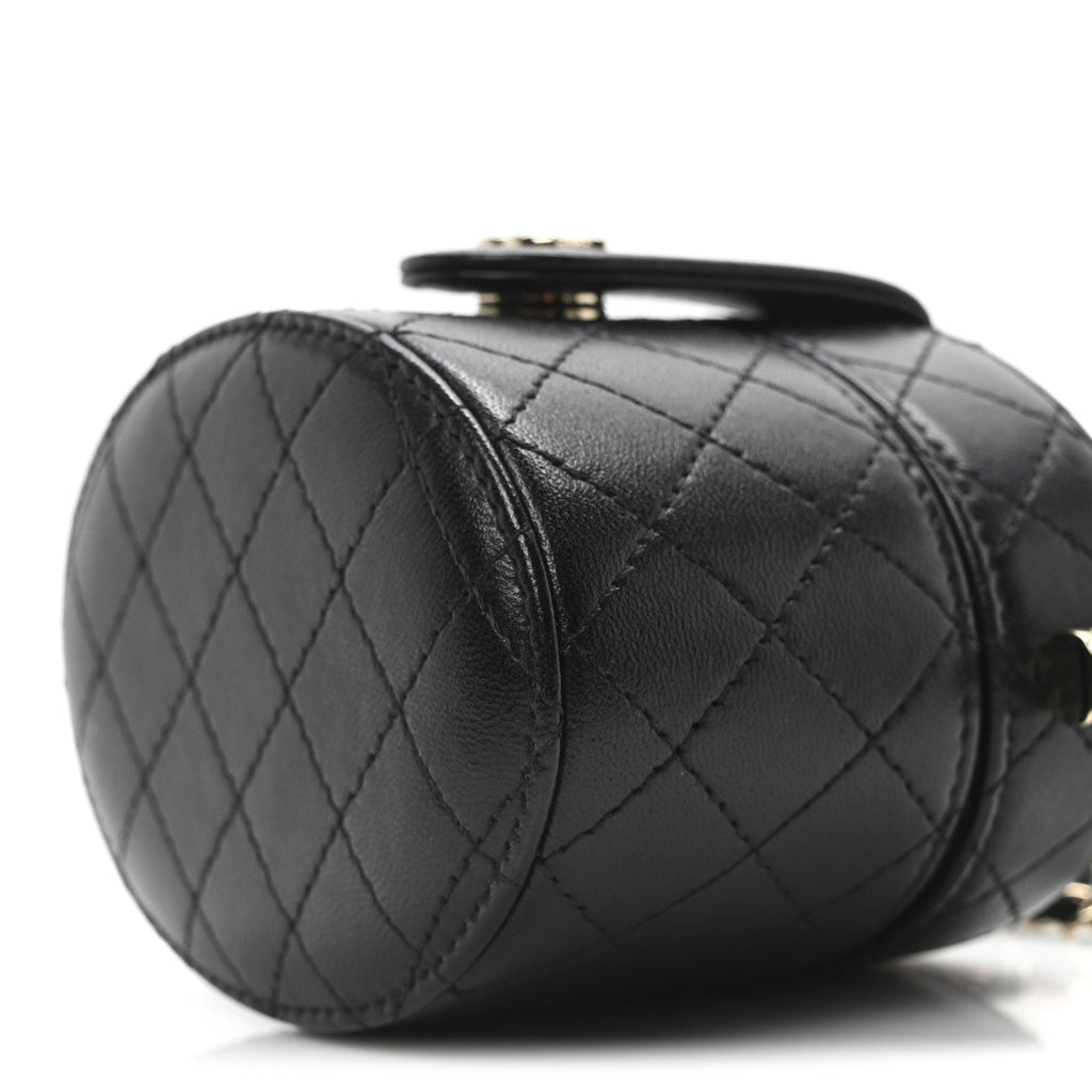 Lambskin Quilted Mini Round Vanity Case With Chain Black