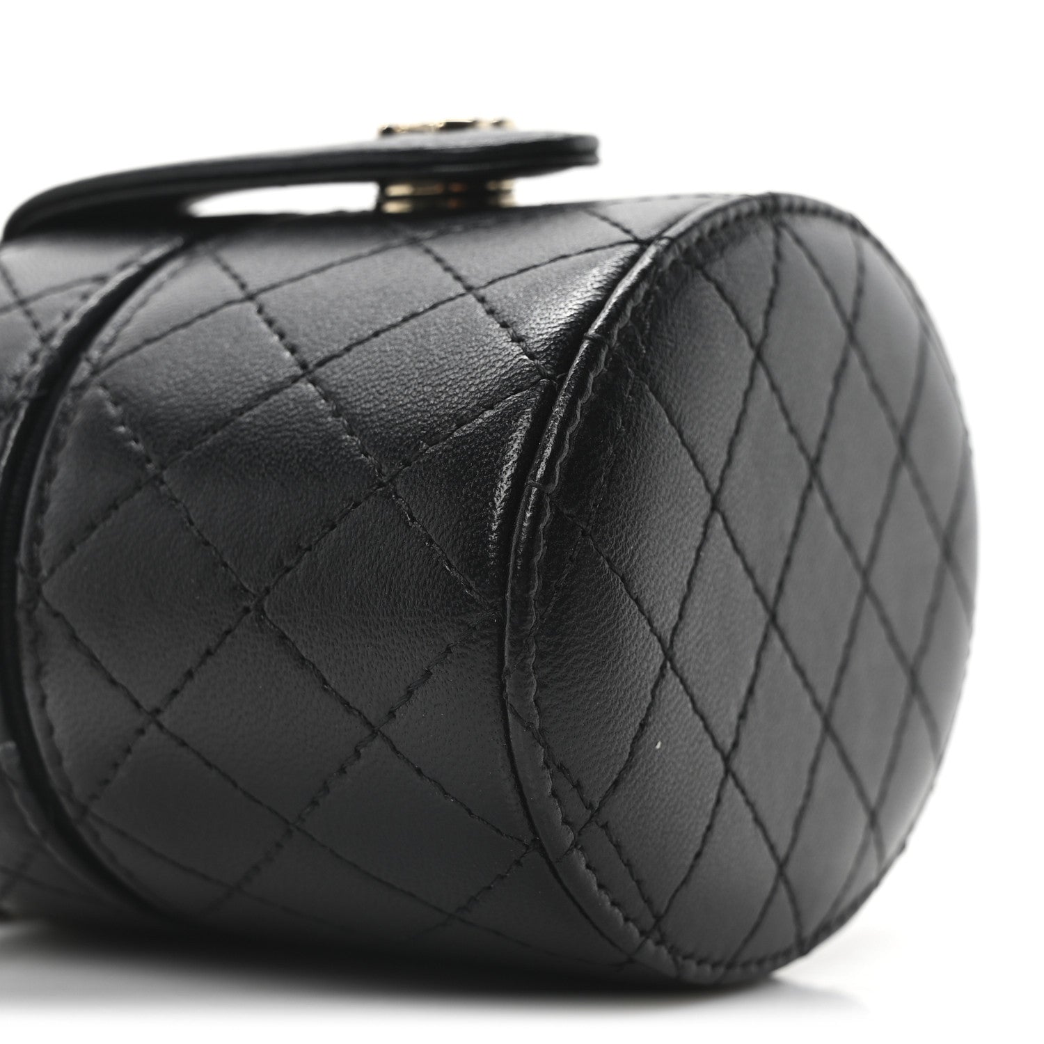 Lambskin Quilted Mini Round Vanity Case With Chain Black
