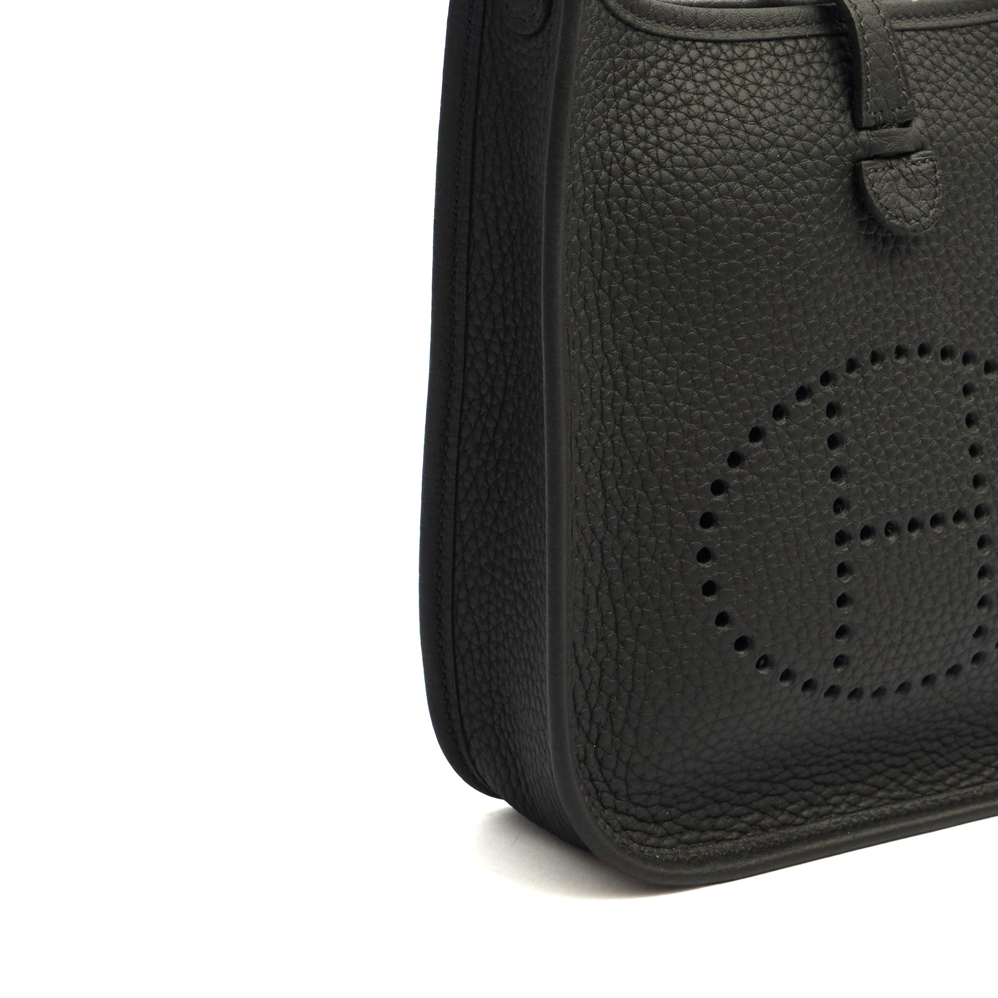 Hermes Cross Body Evelyne 16 in Black, Clemence Leather