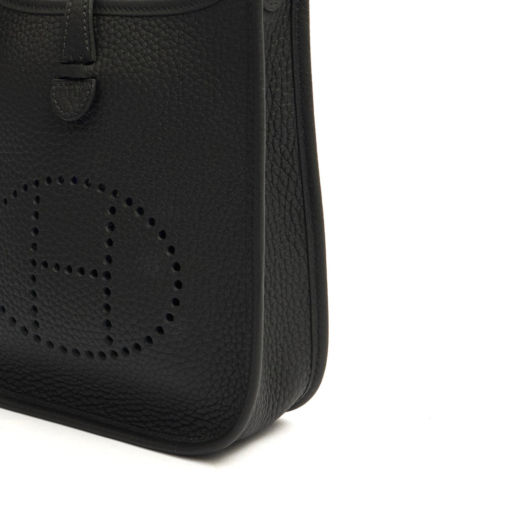 Hermes Cross Body Evelyne 16 in Black, Clemence Leather