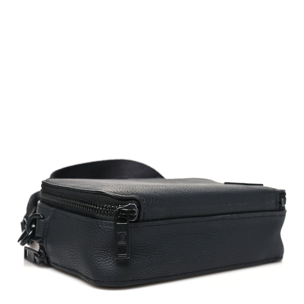 Calfskin Aerogram Alpha Wearable Wallet Black
