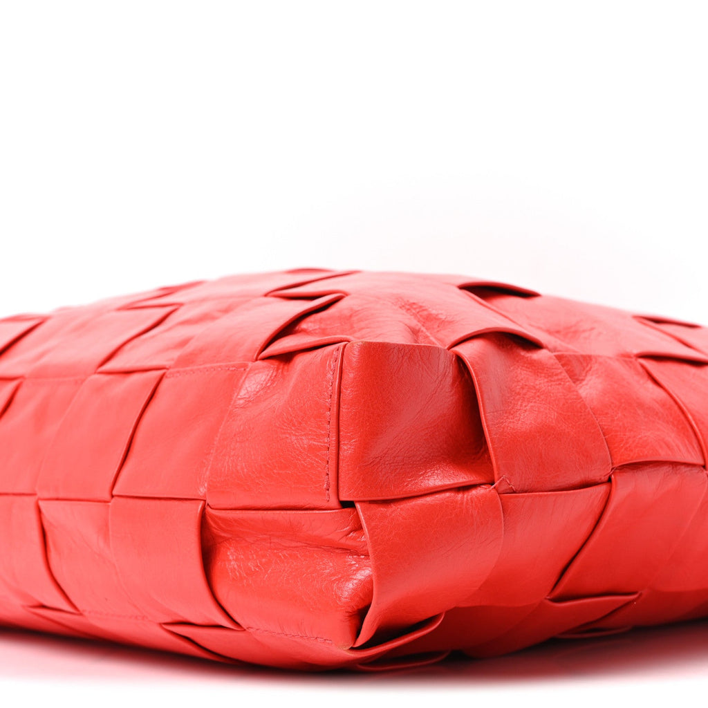Calfskin Maxi Intrecciato Cassette Tote Tomato