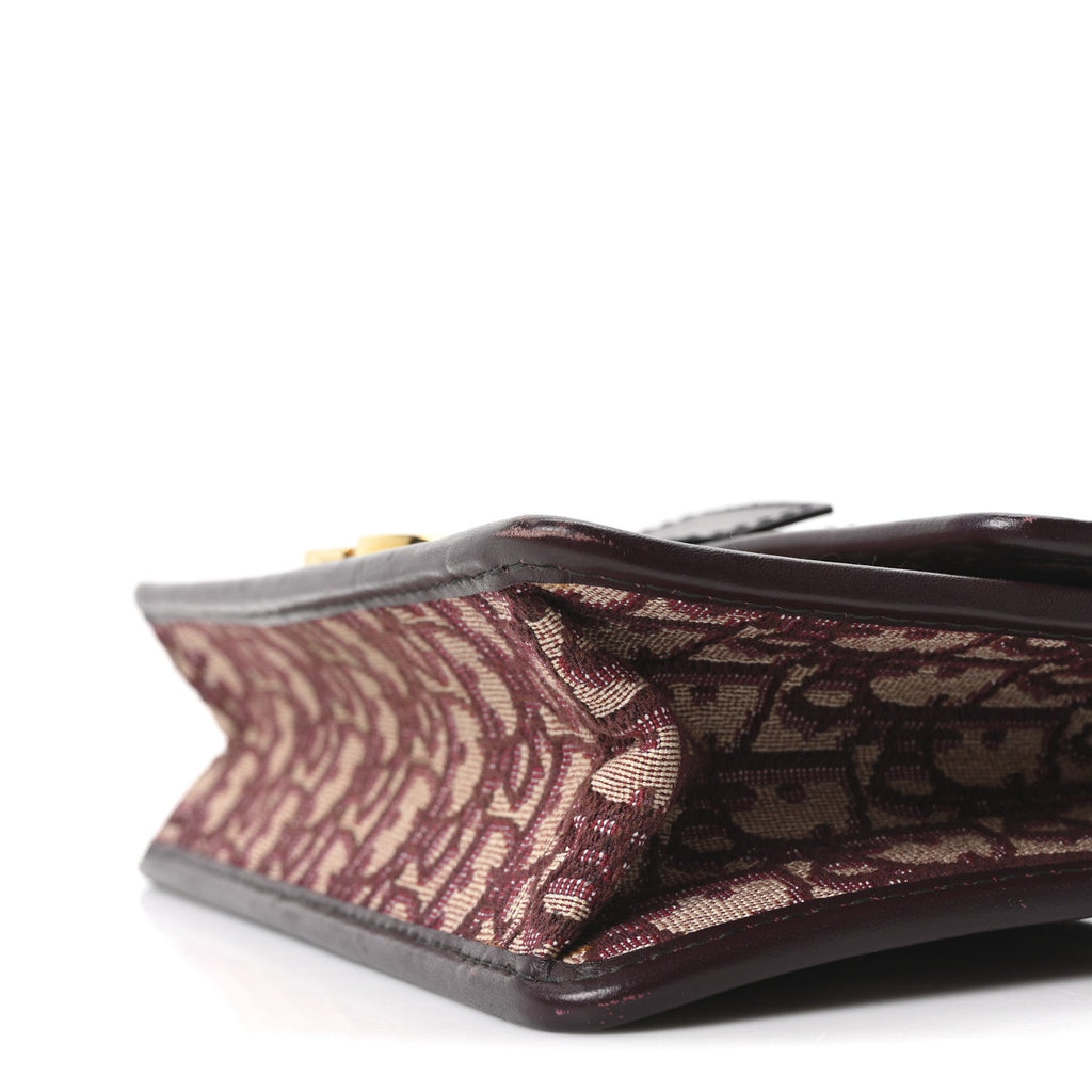Oblique 30 Montaigne Flap Bag Burgundy