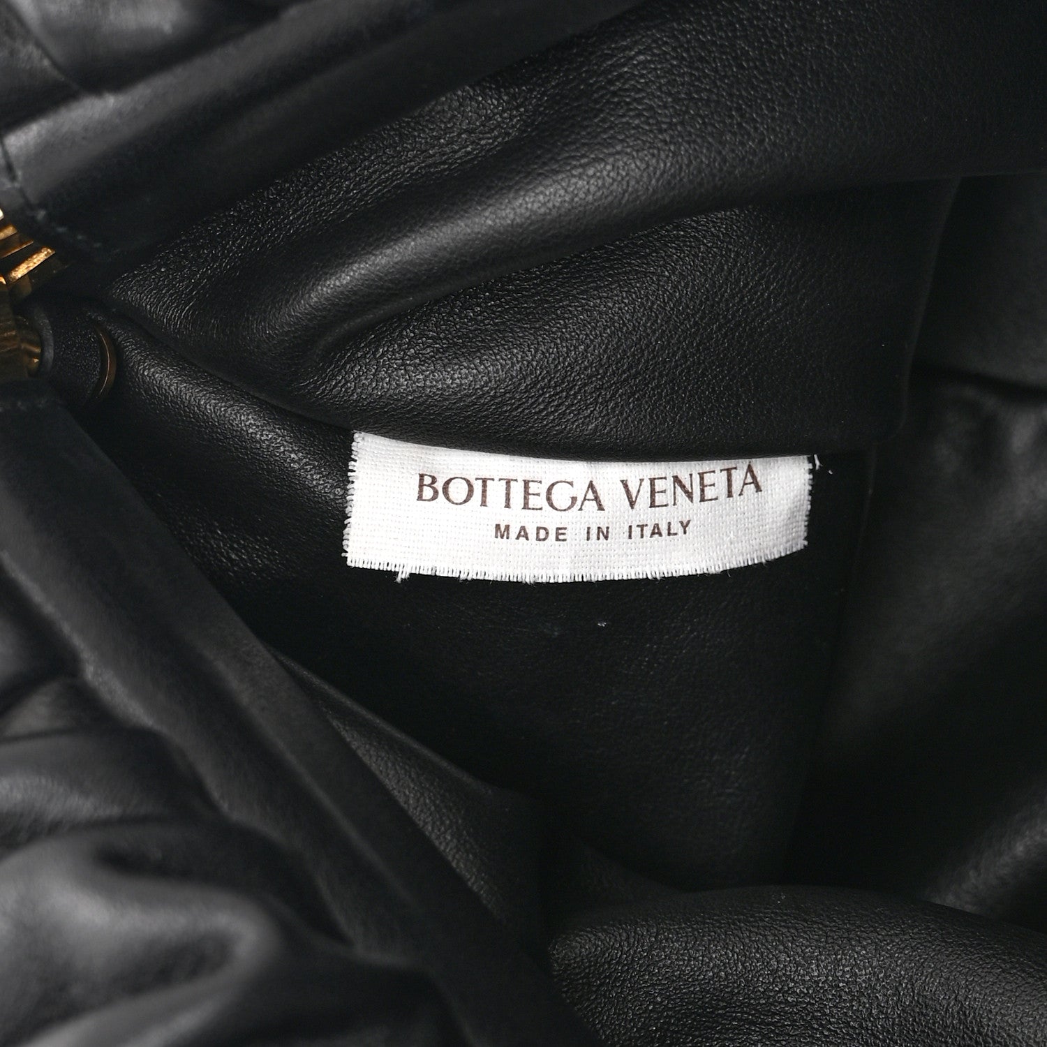 Calfskin The Pouch Chain Black