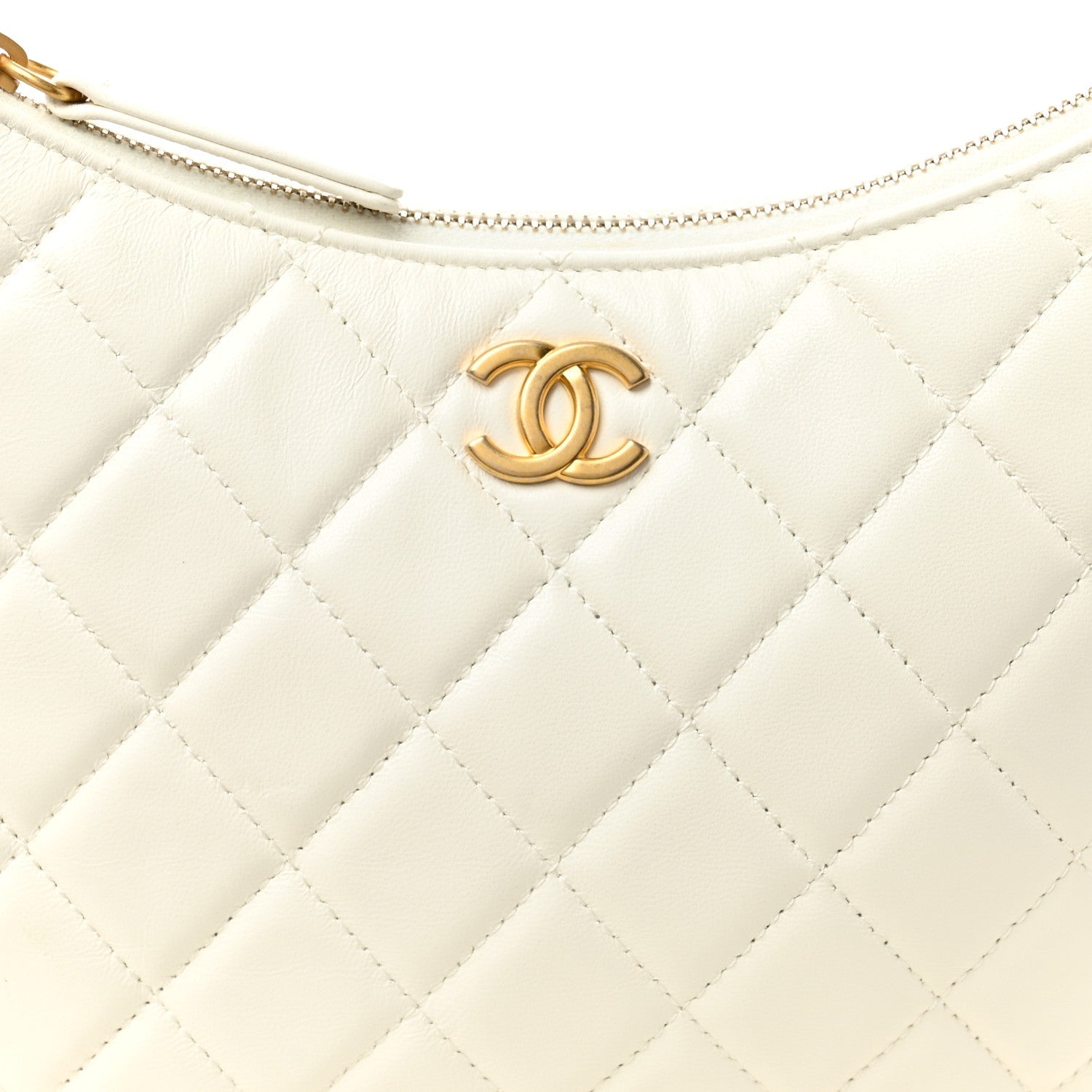 Shiny Crumpled Lambskin Quilted Trendy Chain Around Hobo White