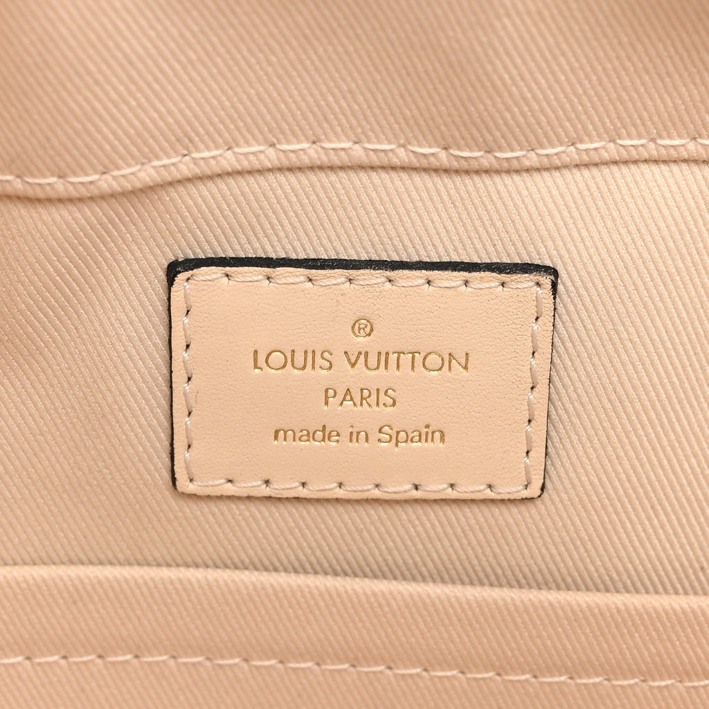 Monogram Saintonge Creme