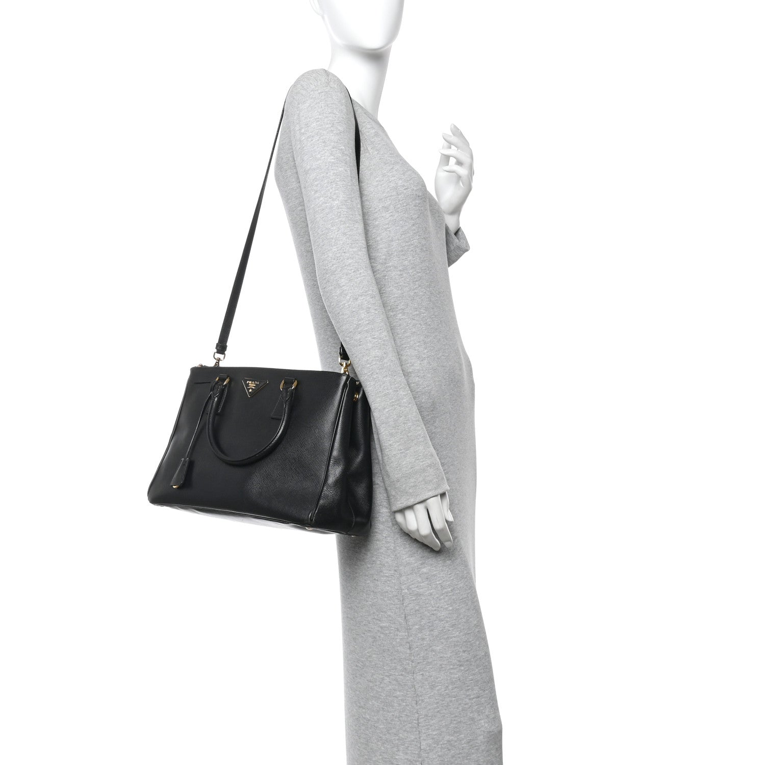 Saffiano Medium Galleria Double Zip Tote Black