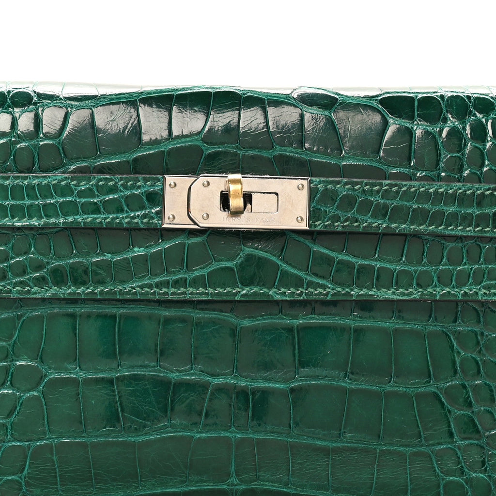 Shiny Alligator Kelly Tri-Fold Longue Wallet Vert Emeraude