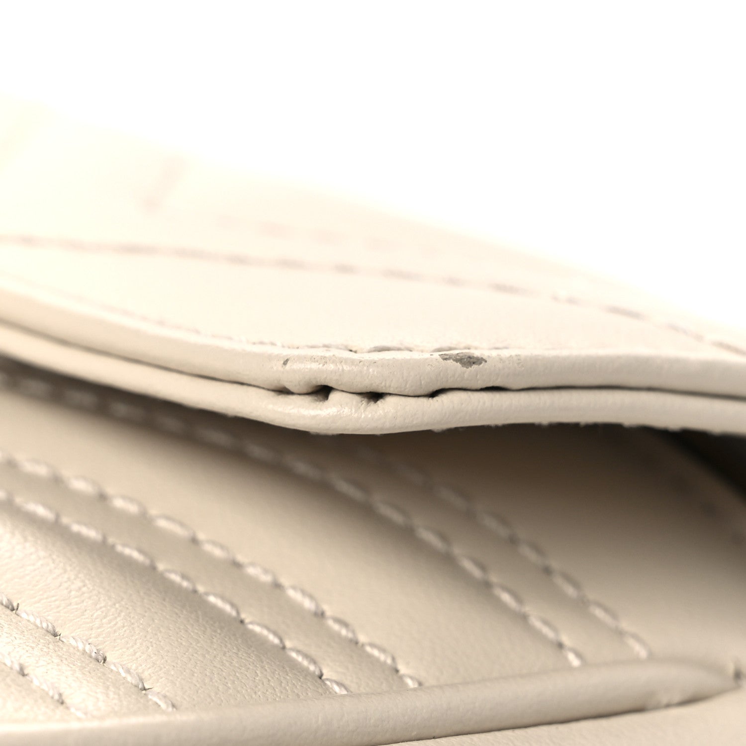 Calfskin Matelasse Mini GG Marmont Shoulder Bag White