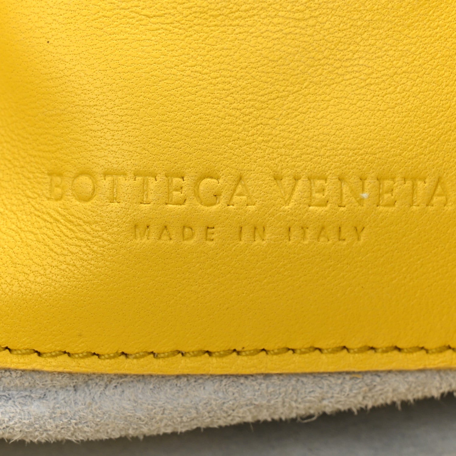 Nappa Intrecciato Medium Campana Buttercup