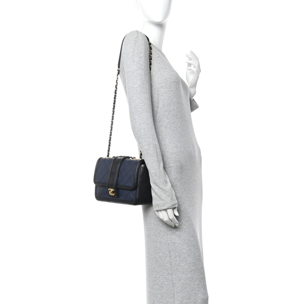 Lambskin Quilted Medium Elegant CC Flap Navy Black
