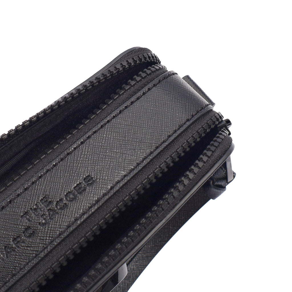 Marc Jacobs Cross Body Snapshot in Black, Leather