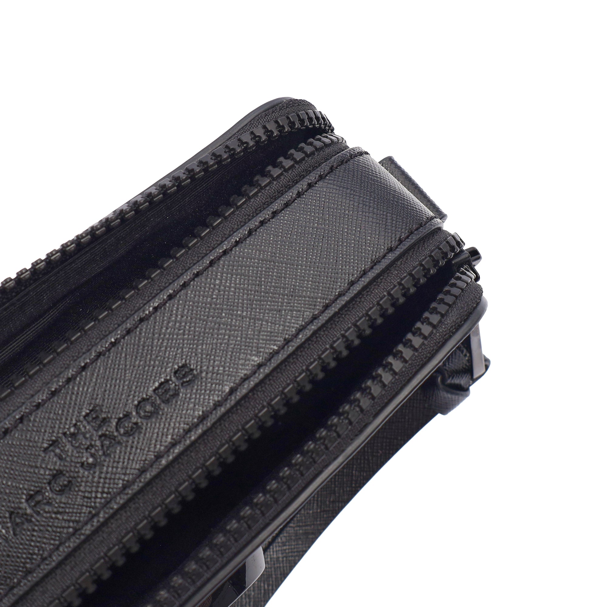 Marc Jacobs Cross Body Snapshot in Black, Leather