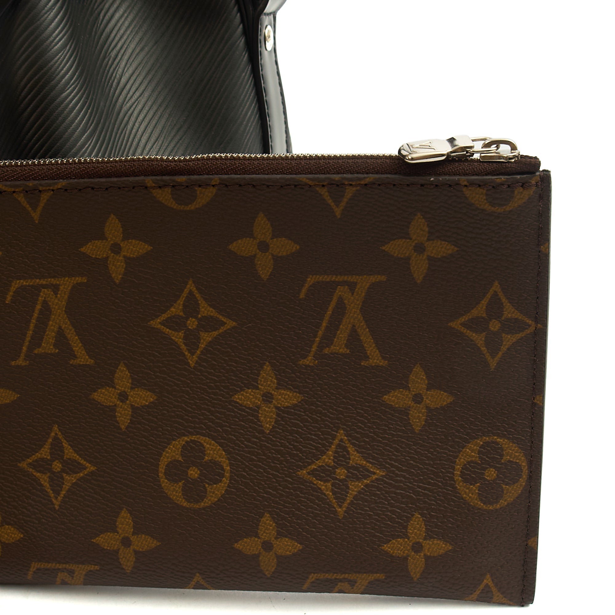 Louis Vuitton Bucket Bag Noe BB in Black, Epi Leather