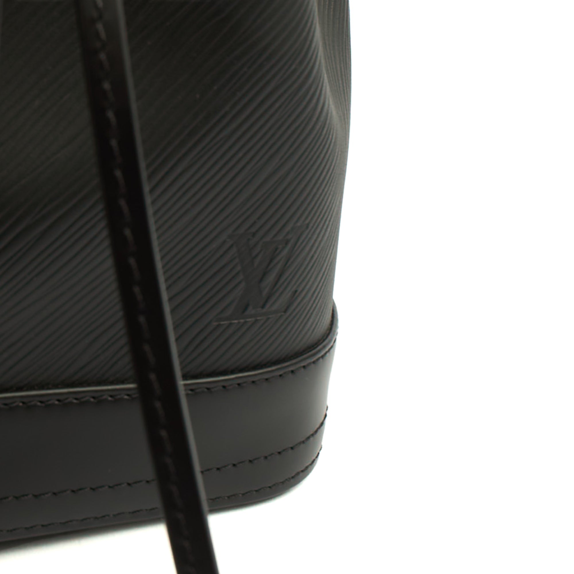 Louis Vuitton Bucket Bag Noe BB in Black, Epi Leather