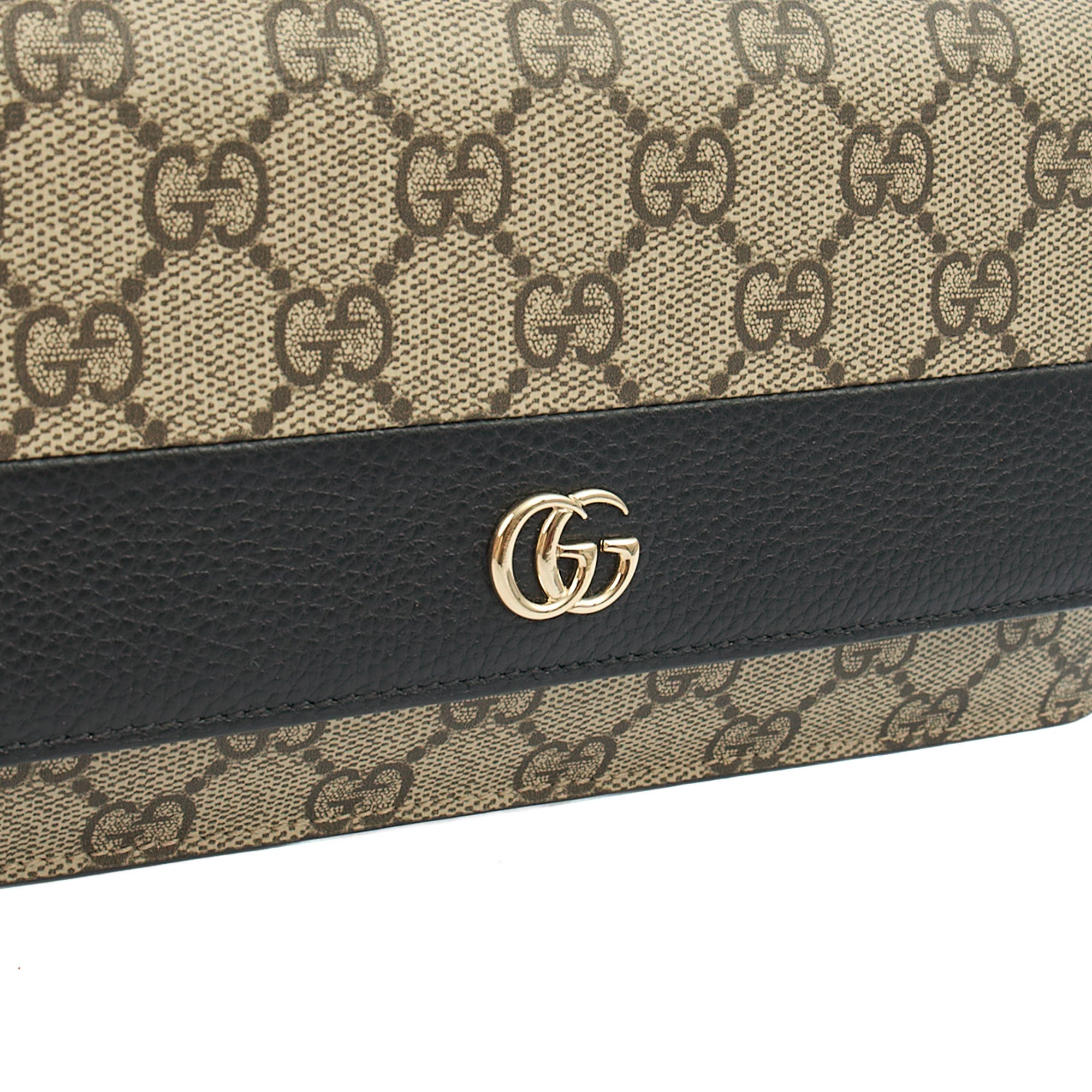 Gucci Purse Wallet in GG Supreme, Leather