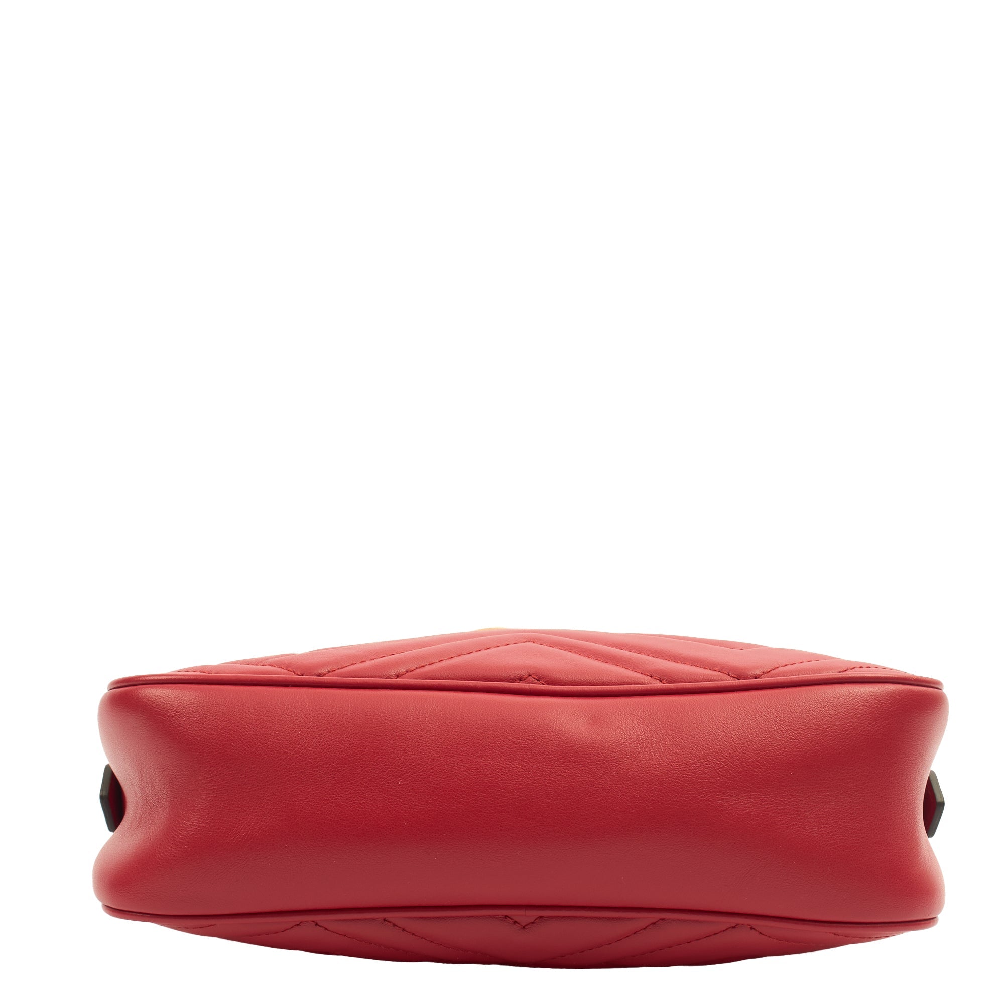 Gucci Cross Body Marmont Shoulder Bag - Small in Red, Leather