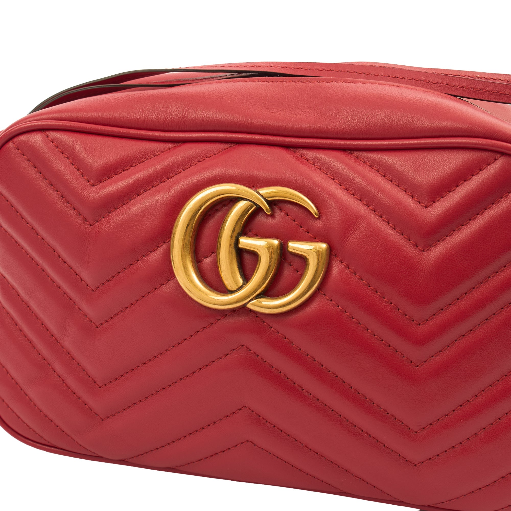 Gucci Cross Body Marmont Shoulder Bag - Small in Red, Leather