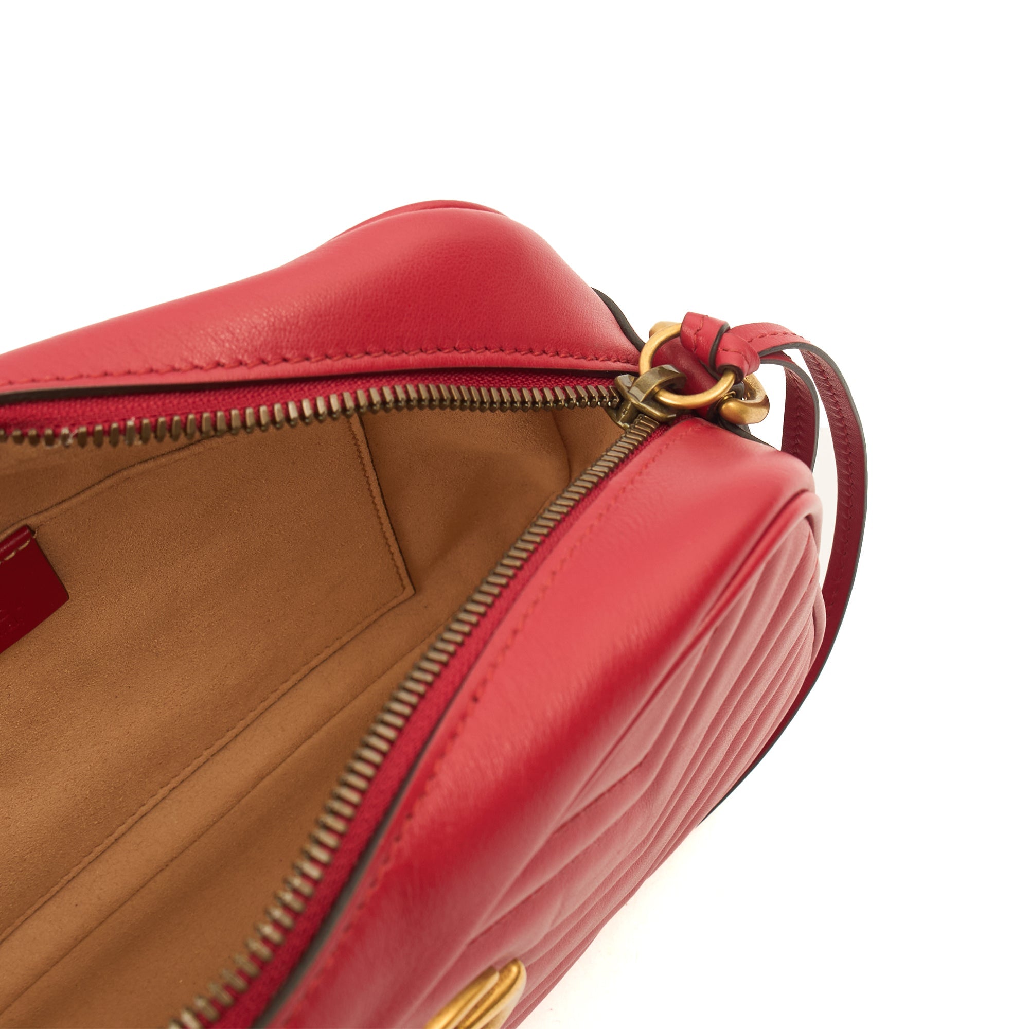 Gucci Cross Body Marmont Shoulder Bag - Small in Red, Leather