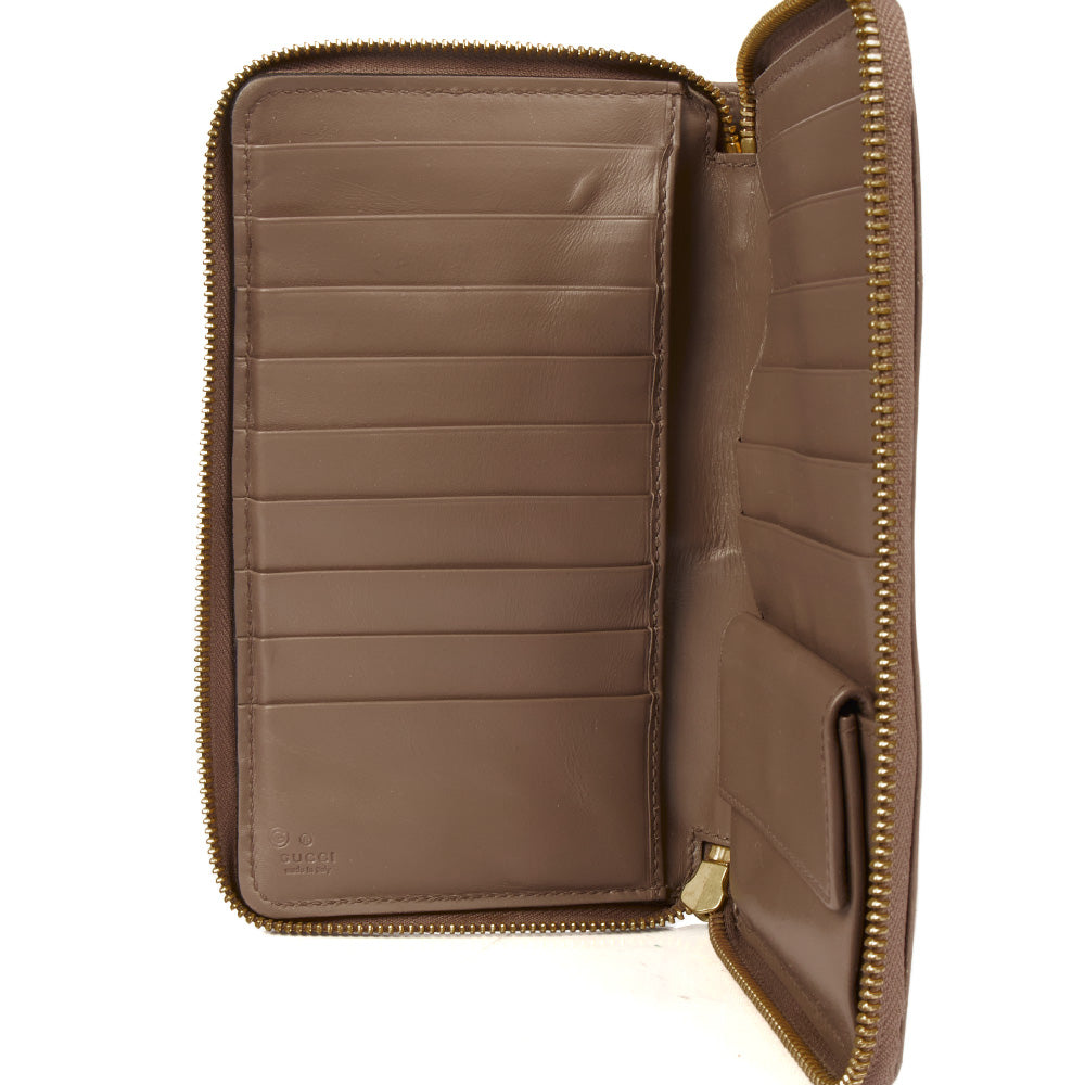 Gucci Purse Wallet in Grey, Leather