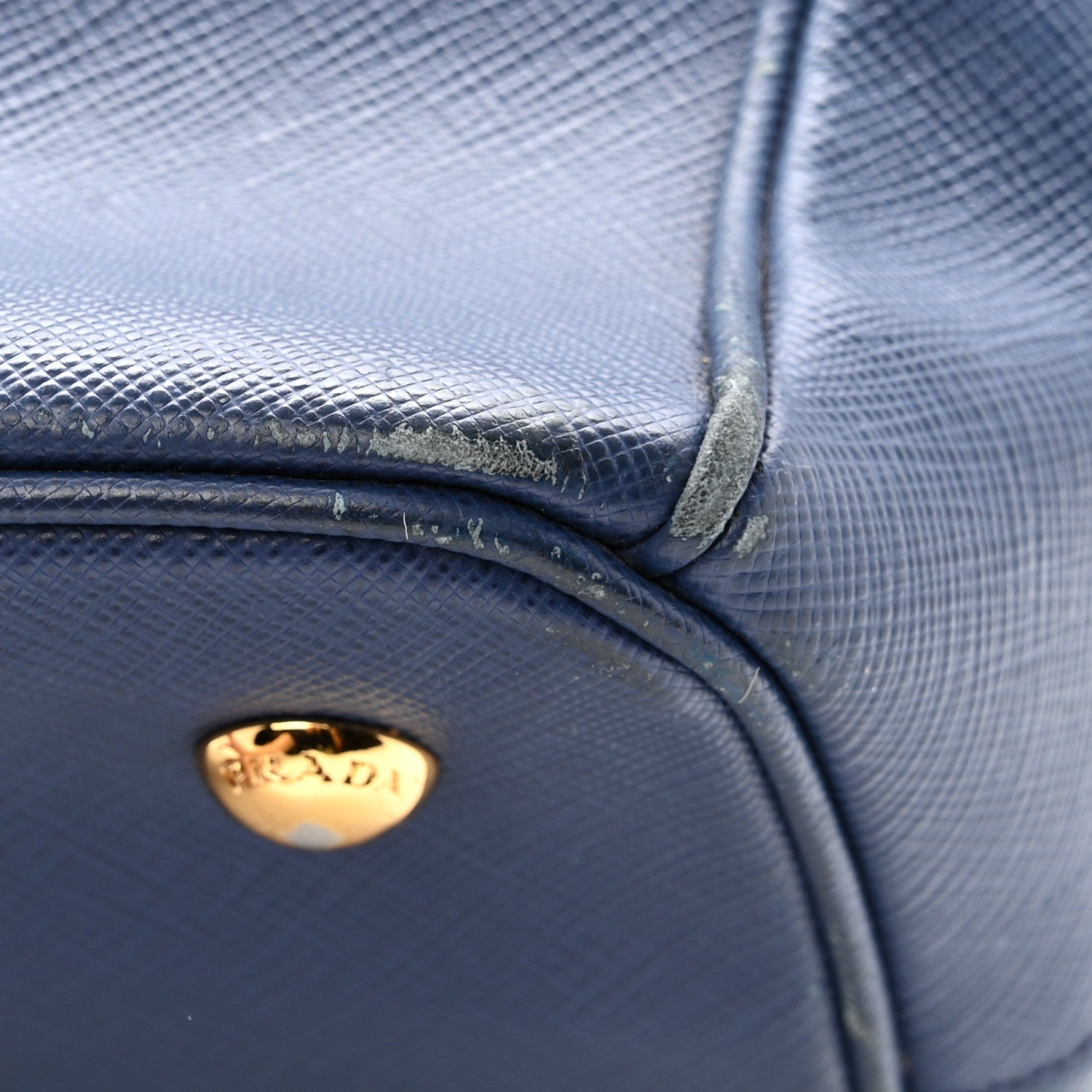 Saffiano Lux Medium Tote Bluette