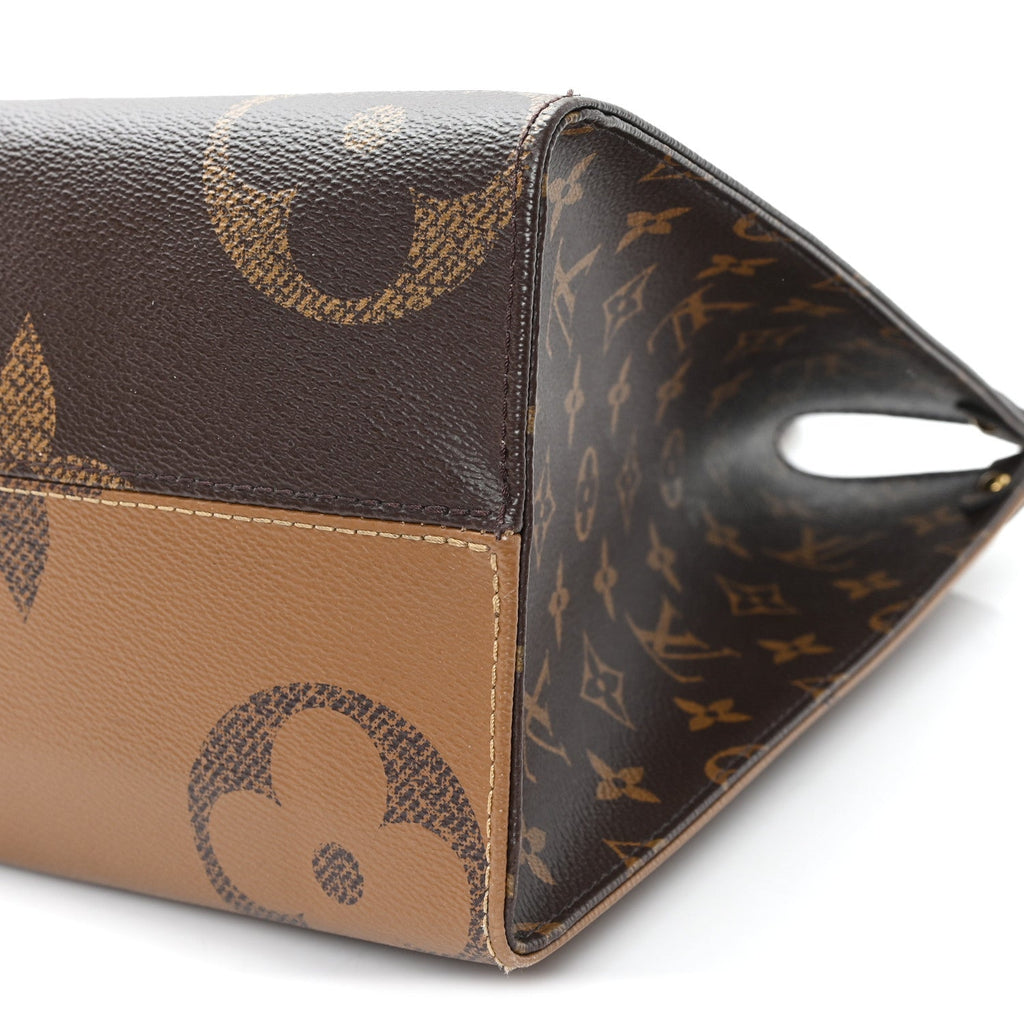 Reverse Monogram Giant Onthego MM