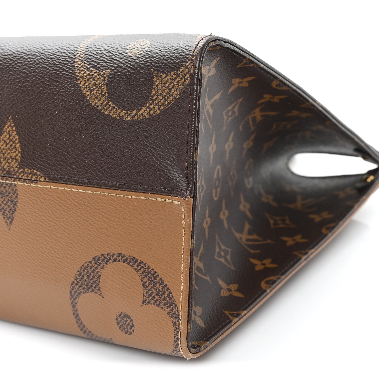 Reverse Monogram Giant Onthego MM