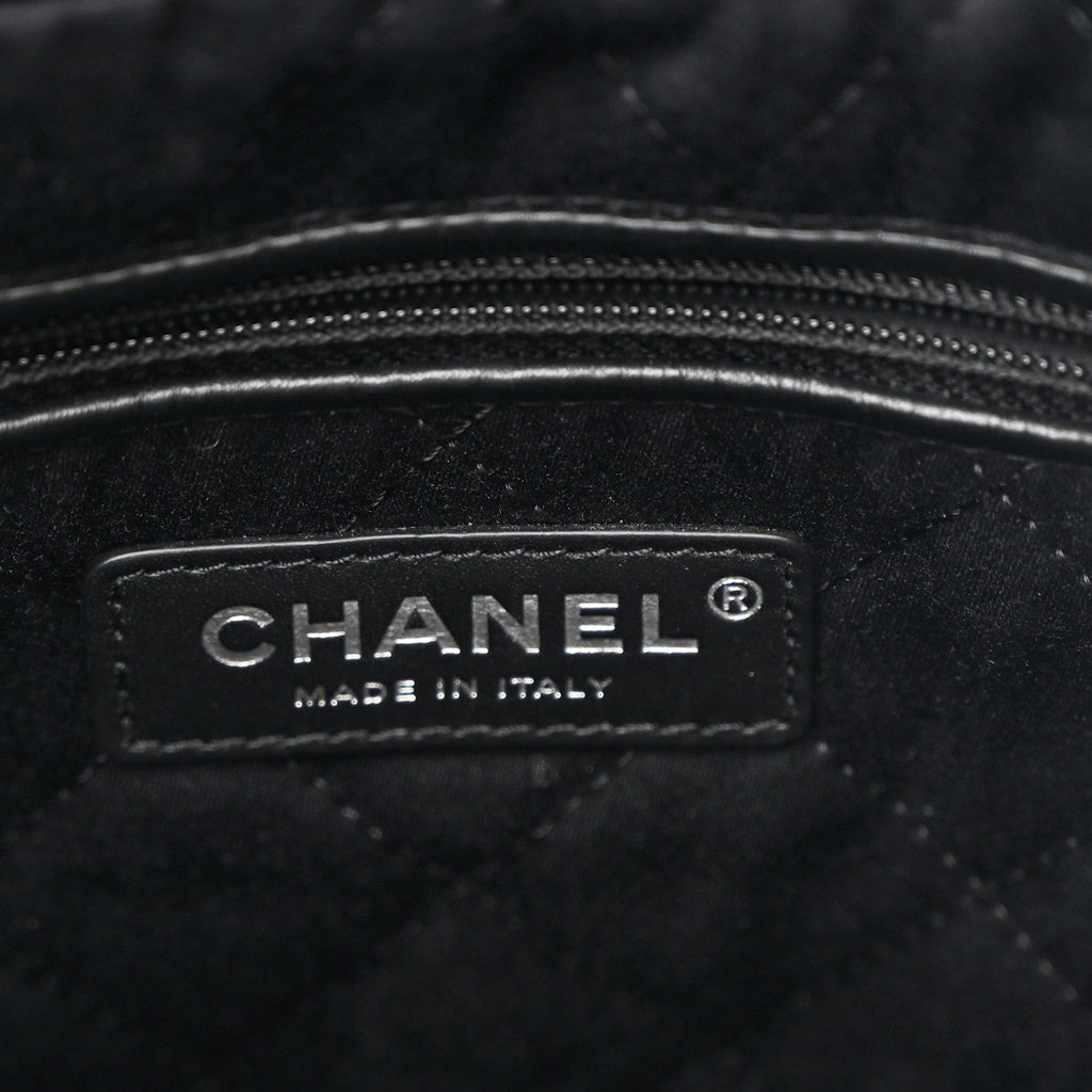 Shiny Calfskin Quilted Small Chanel 22 Black