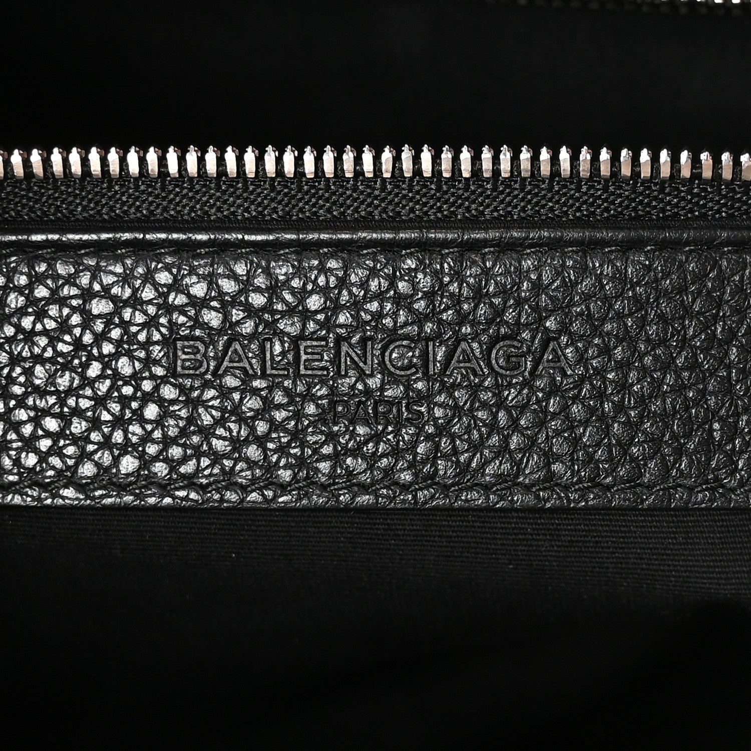 Calfskin Le Dix Soft Cabas M Shoulder Bag Black