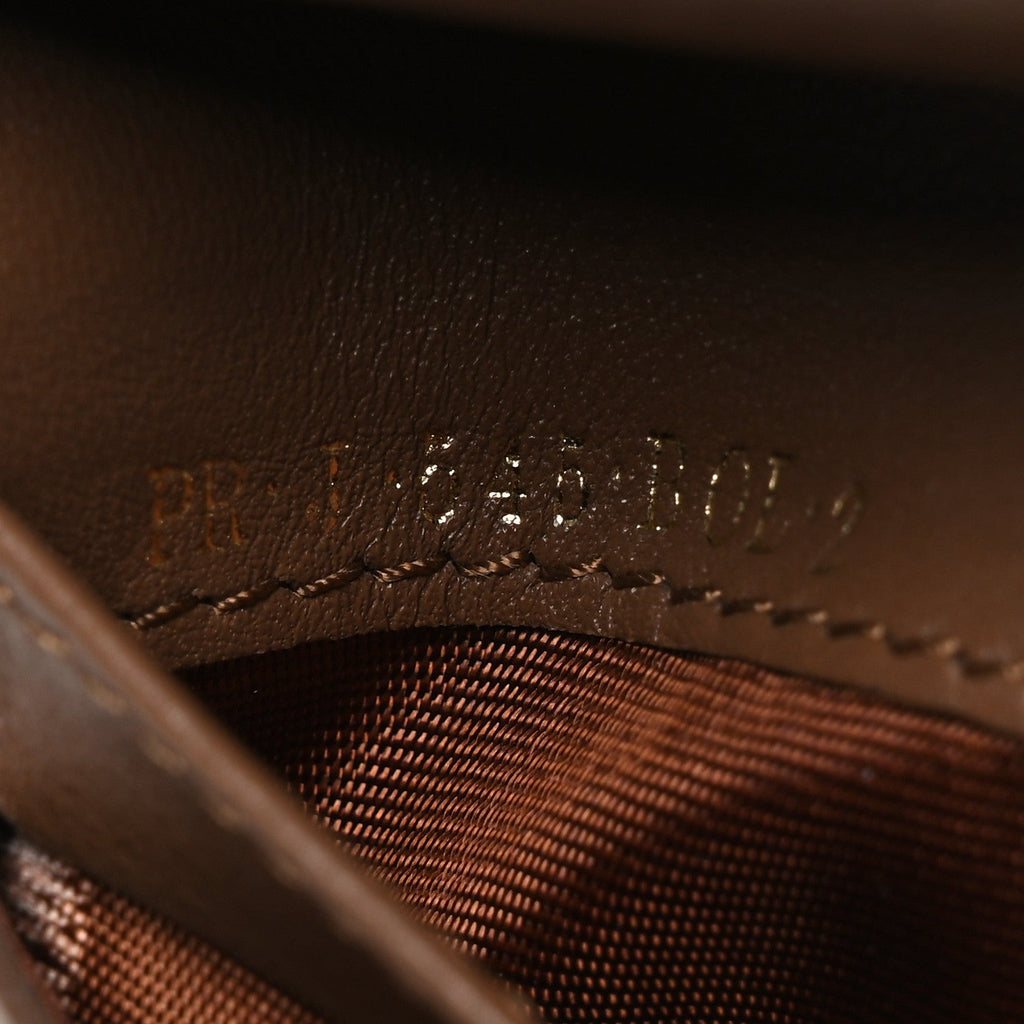 Vitello Rockstud Compact Wallet Cognac