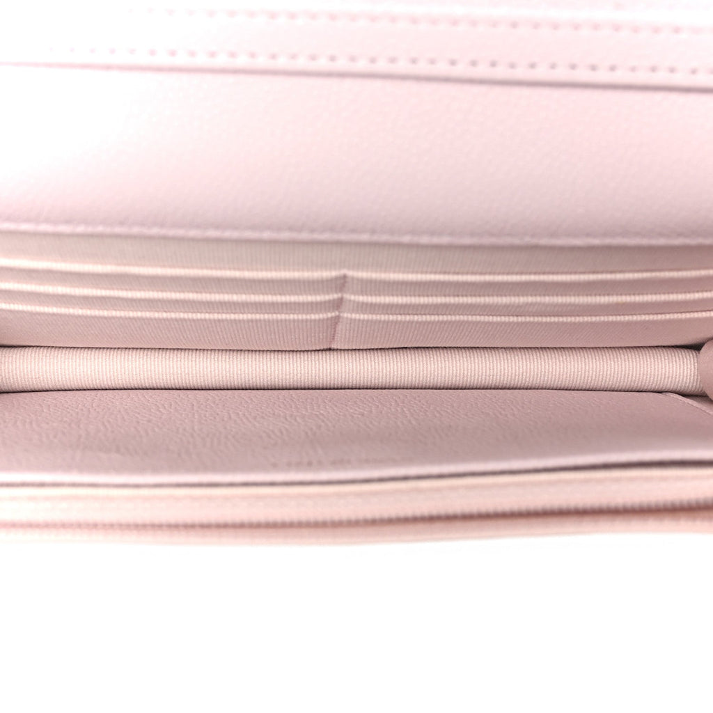 Caviar Quilted Tiny CC Wallet On Chain WOC Light Pink