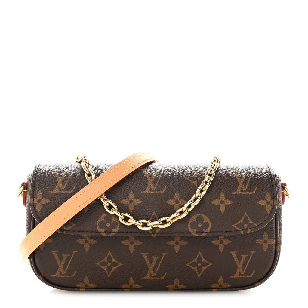 Monogram Ivy Wallet On Chain