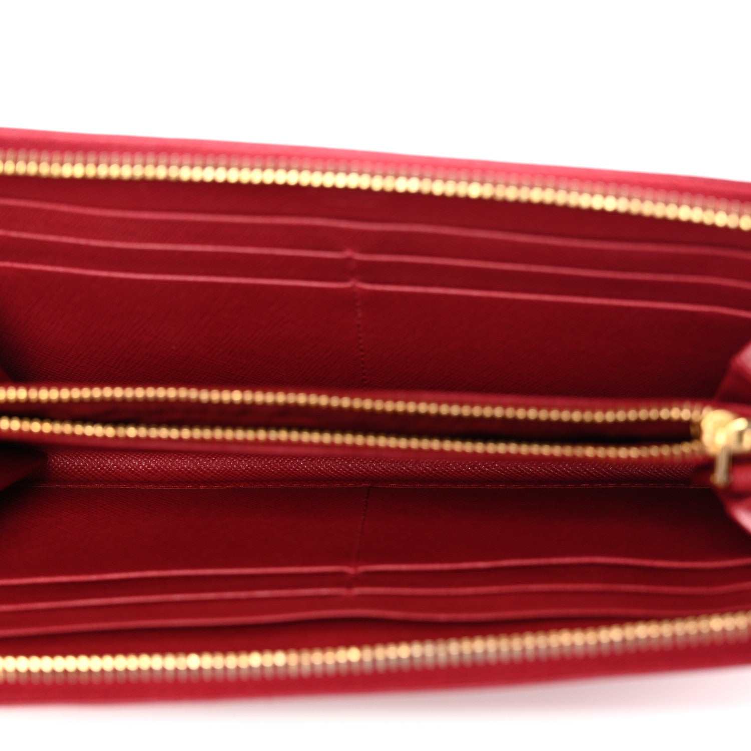 Saffiano Triangle Zip Around Wallet Fuoco