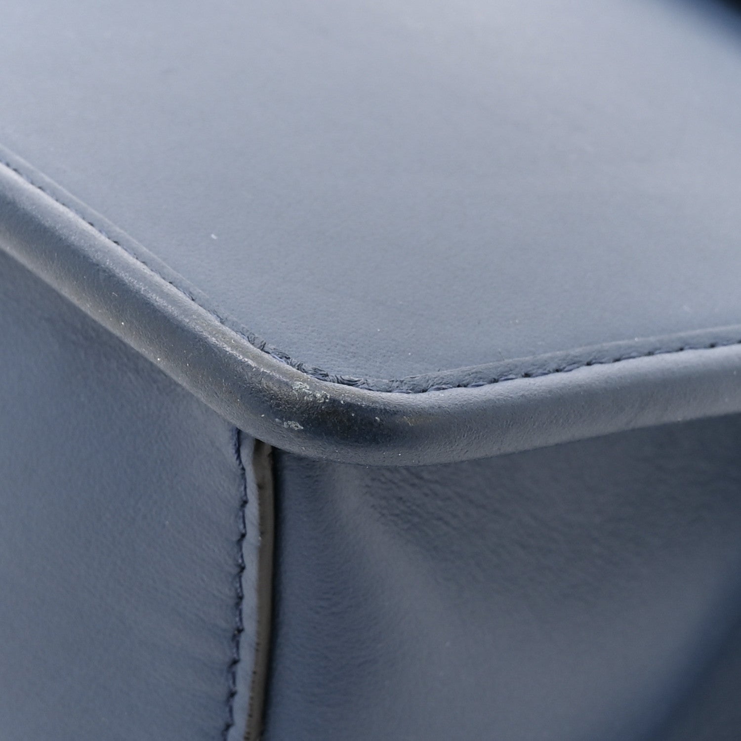 Vitello Century Opaco F is Fendi Kan I Shoulder Bag Blu Scuro
