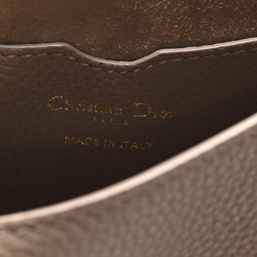 Grained Calfskin Medium Bobby Flap Warm Taupe
